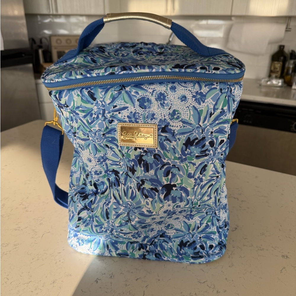 Lilly Pulitzer Blue and Green Travel Bag with Floral Design